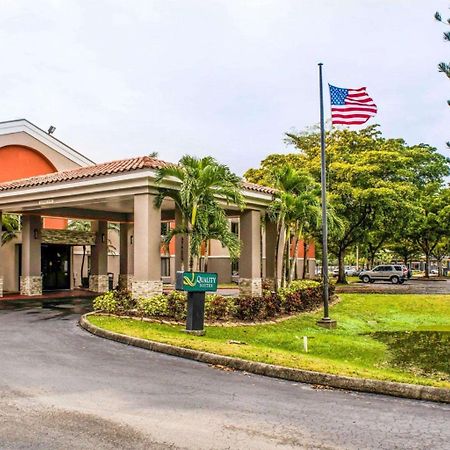Quality Suites Fort Myers Airport I-75 Exteriér fotografie