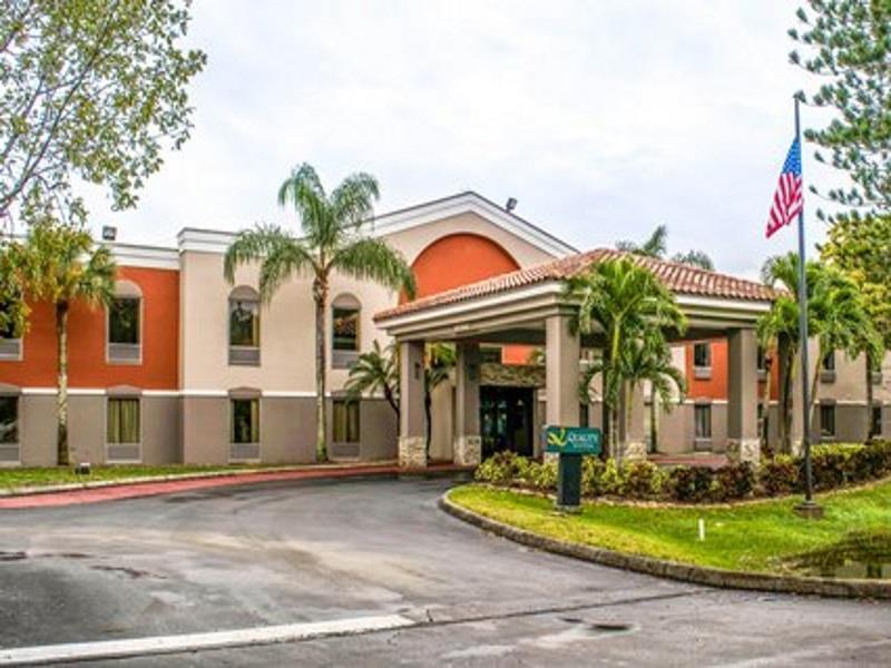Quality Suites Fort Myers Airport I-75 Exteriér fotografie